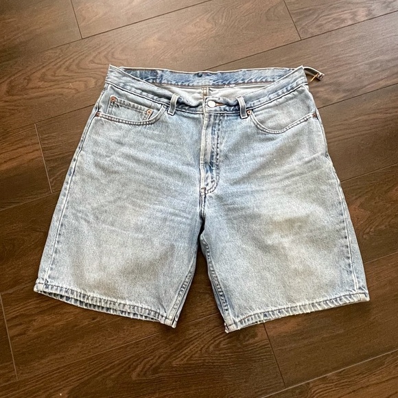 Vintage Levi’s denim shorts - Picture 5 of 5